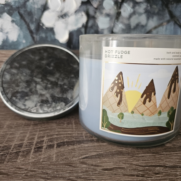 Bath & Body Works, HOT FUDGE DRIZZLE, 14.5oz - Picture 7 of 9